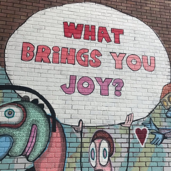 Meet your Posher, Amy - Picture 2 of 3